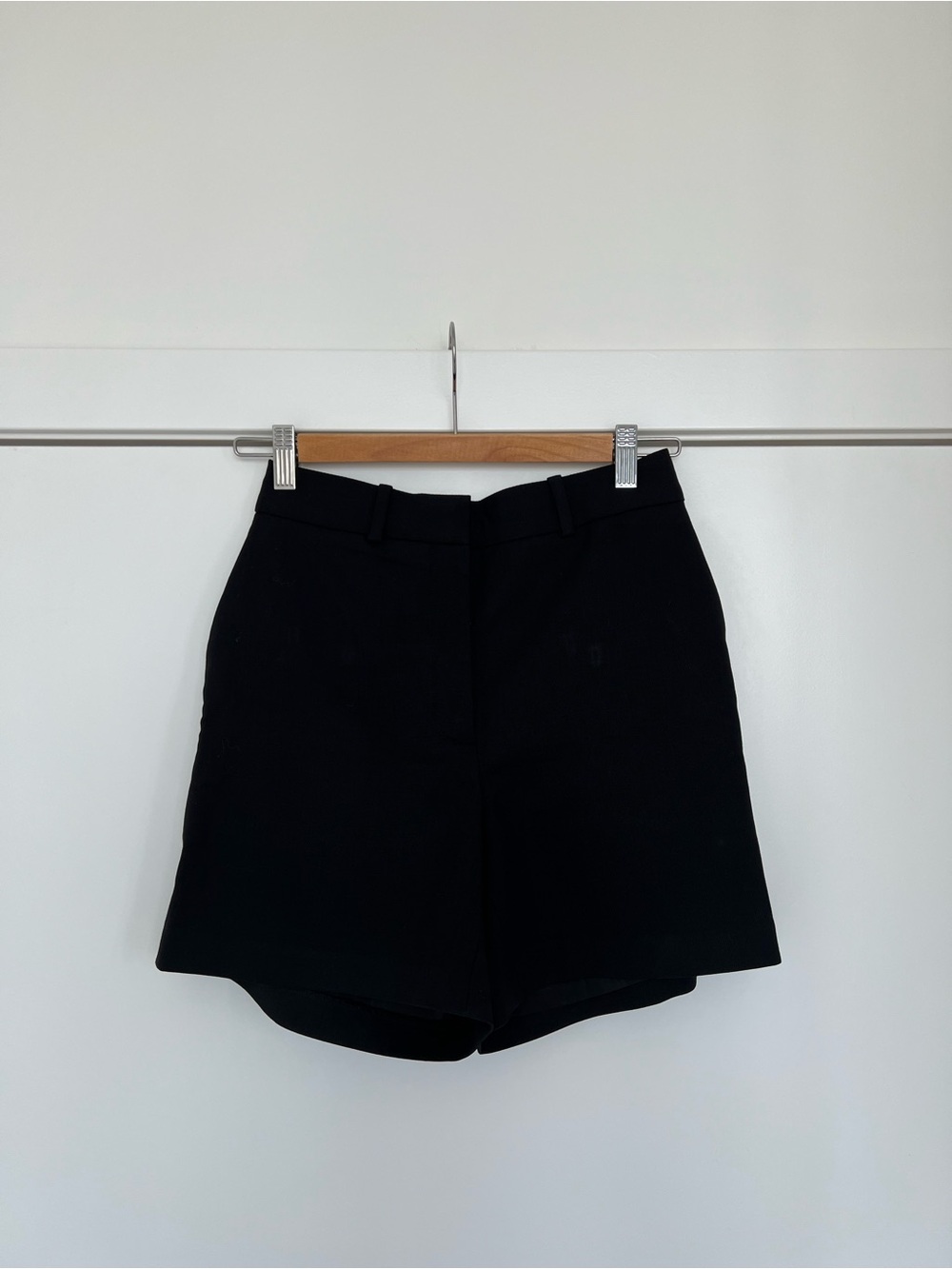 Babaton Aritzia Black High-Rise Tailored Shorts Size 2 Pristine